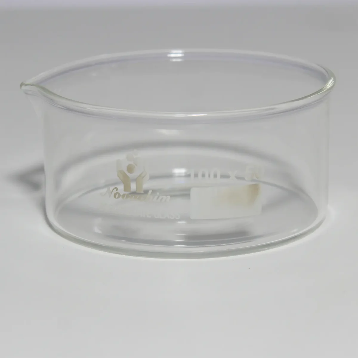 cristalisoir-novachim-100x50-1.webp Cristallisoir 300 ml avec bec verseur NOVACHIM – Image 1